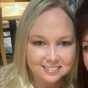 Meet your Posher, Caitlin